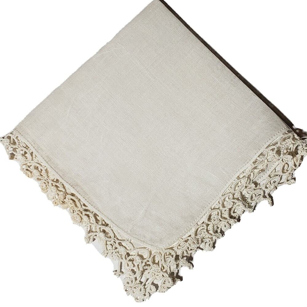 VTG 1960s WOMENS HANKIE WHITE CROCHET SCALLOPED EDGE BRIDAL WEDDING LACE Cottage
